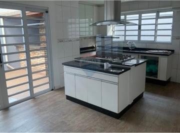 Casa · 137m² · 3 Quartos · Sobrado para locação, cozinha, sala, banheiro, lavabo, 3 dormitórios sendo suíte, garagem para 2 car