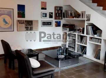 Casa · 205m² · 4 Quartos · 2 Vagas · Sobrando 4 Quartos com 2 suítes Jardim Colombo SP.