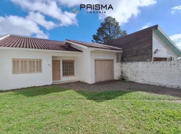 Fachada · Casa 3 dormitórios 2 banheiros com pátio amplo bairro Pinheiro Machado