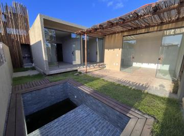 Casa · 70m² · 2 Quartos · 1 Vaga · Casa com 2 suítes localizada na praia do Patacho, à venda - R$ 480.000,00