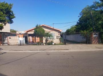 Casa · 250m² · 5 Quartos · 4 Vagas · Casa ampla de 5 dormitórios, Churrasqueira, Varanda, Pátio e Garagem no bairro P
