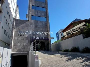 Comercial · 27m² · 1 Quarto · 1 Vaga · Sala Comercial De 26 m² No Bairro Medianeira.