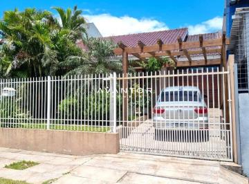 Casa · 180m² · 3 Quartos · 2 Vagas · Casa 2 dormitórios mais dependência completa a venda em Santa Maria