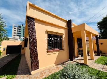 Casa · 164m² · 4 Quartos · 3 Vagas · Casa 4D no Bairro Dores Conforto e Praticidade a 5 Min do Royal Plaza Shopping