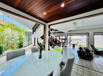 Casa · 384m² · 5 Quartos · 8 Vagas · Vendo Casa em Candelária