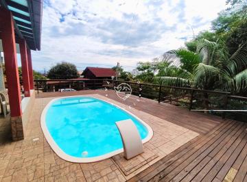 Casa · 293m² · 6 Quartos · 3 Vagas · Duas casas à venda na Praia da Gamboa – Com vista mar, piscina e área de lazer