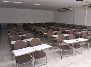 Comercial de 1 quarto, Cuiabá · ALUGO SALA DE AULA TOTALMENTE MOBILIADA E EQUIPADA