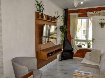 Casa · 49m² · 2 Quartos · 1 Vaga · Casa em Condomínio com 2 dormitórios, sendo 1 suíte, para alugar no bairro Hípica.