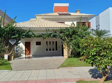 Casa · 256m² · 5 Quartos · 4 Vagas · Exclusiva Casa 4 Suítes com Piscina - A 600m da Praia em Florianópolis!