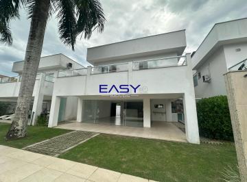 Casa · 300m² · 4 Quartos · 2 Vagas · Linda casa de canal com vaga náutica em Angra dos Reis/RJ!