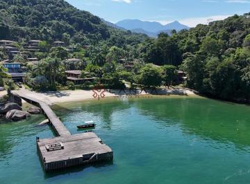 Casa · 240m² · 4 Quartos · 2 Vagas · Exclusiva casa com vista para o mar em cond. com praia privativa!