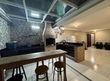 e2b257ce-c608-4a0d-99f2-dd07892bdf53 · Elegante sobrado para venda em Nova Petrópolis com 3 quartos, sendo 3 suítes, 285m²