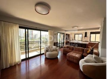 Apartamento · 240m² · 3 Quartos · 3 Vagas · Luxuoso apartamento em frente ao centro de convivência no Cambuí em Campinas-SP.