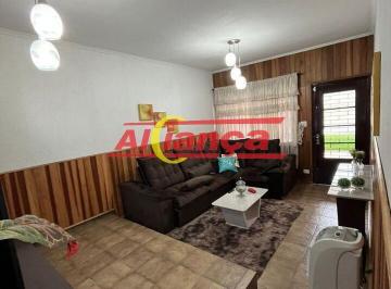 Casa · 240m² · 3 Quartos · 5 Vagas · Casa térrea para alugar 3 quartos, sendo 2 suítes e 5 vagas 240m², Vila Galvão-Guarulhos R$ 6.000,00