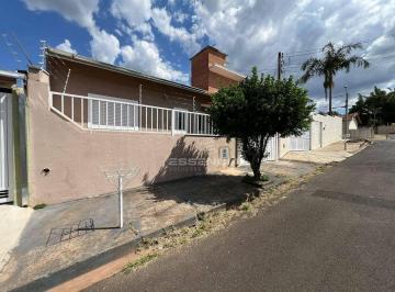 f911b46353a7d3cf5953ddd0b771bb0c068d9e07 · Casa com 2 dormitórios à venda, por R$ 350.000 - Centro - Botucatu/SP