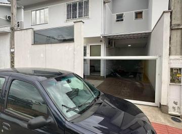 Casa · 77m² · 2 Quartos · 1 Vaga · Sobrado no Bairro Bela Vista em Palhoça/SC