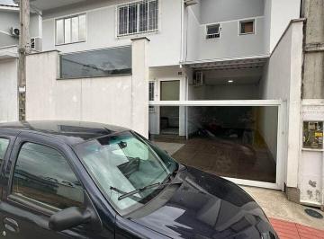 Casa · 77m² · 2 Quartos · 1 Vaga · Sobrado no Bairro Bela Vista em Palhoça/SC