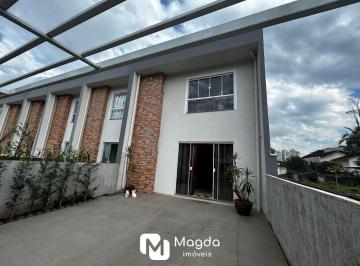 Casa · 134m² · 3 Quartos · 2 Vagas · Casa com 3 quartos sendo um deles suíte, com um espaço muito amplo nos fundos e ao lado da Humberto 