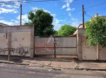 Casa · 550m² · 3 Quartos · Casa no Centro de Serrana