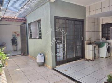 Casa · 132m² · 5 Quartos · 2 Vagas · Sobrado com salão comercial