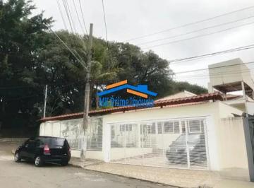 Casa · 300m² · 3 Quartos · 2 Vagas · Casa Térrea com 3 Quartos sendo 1 Suíte - 2 Vagas - Locada