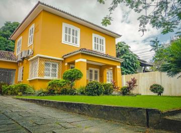 Casa de 13 quartos, Recife · Casa á Venda na Madalena.