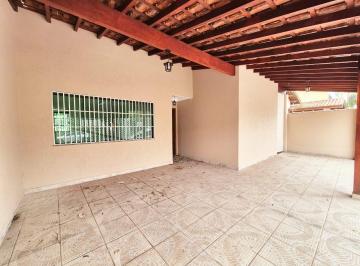 Casa · 188m² · 3 Vagas · Oportunidade Imperdível: Casa Comercial a 5 Min do Centro, Perfeita para Empresas com Ampla Estrutur