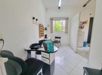 Casa · 126m² · 3 Quartos · 5 Vagas · Linda Casa Térrea com Salão Comercial em Excelente Localização: 3 Dormitórios, Quintal Amplo e Tranq