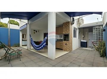 Casa · 153m² · 3 Quartos · 2 Vagas · Condomínio Riviera D Itália, Aluguel Bairro Santa Cruz, 3 Suítes.