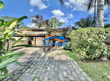 Casa · 321m² · 5 Quartos · 4 Vagas · Cond Aldeia da Fazendinha - 5 dorms / 3 stes. Voltada p/ área preservação!