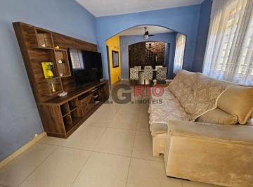 Casa · 231m² · 5 Quartos · 2 Vagas · CASA À VENDA COM 5 QUARTOS SENDO 3 SUÍTES NA PRAÇA SECA
