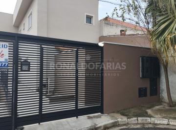 Casa · 80m² · 2 Quartos · 1 Vaga · Casa a venda em Condomiio fechado sendo 2 quartos , sala ampla 1 vaga de garagem.