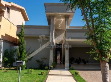 Casa · 400m² · 3 Quartos · 4 Vagas · Casa a venda no Condomínio Recanto do Lago com 03 quartos, sendo 01 suíte, piscina aquecida e mobili