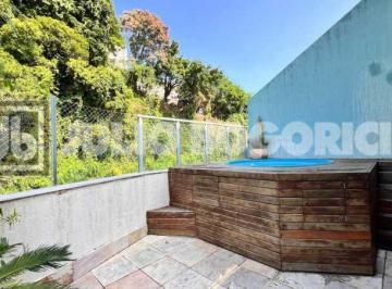 Apartamento · 219m² · 4 Quartos · 3 Vagas · Cobertura à venda na Lagoa de 4 quartos, 219m² , piscina e 3 vagas.
