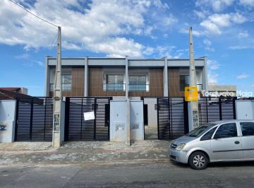 Casa · 102m² · 3 Quartos · 1 Vaga · Geminado com 3 Quartos, Suíte e Ótima Localização no Bairro Floresta