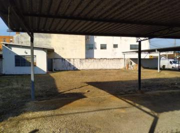 Comercial · 20m² · 12 Vagas · Terreno de Esquina em Avenida Movimentada com 700m², Ideal para Loja de Carros ou Estacionamento, Pr