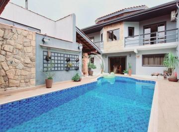 Casa · 198m² · 3 Quartos · 2 Vagas · Casa à Venda com Piscina no Jardim Karolyne - Votorantim/Sp