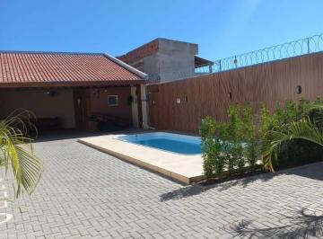 Casa · Espaço com Piscina à Venda — Oportunidade Imperdível!