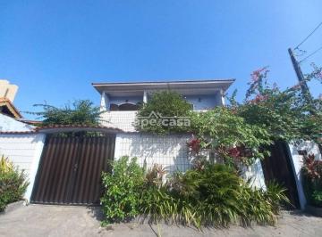 Casa · 225m² · 3 Quartos · 4 Vagas · Sobrado à Venda na Vila Mirim 400 metros da praia