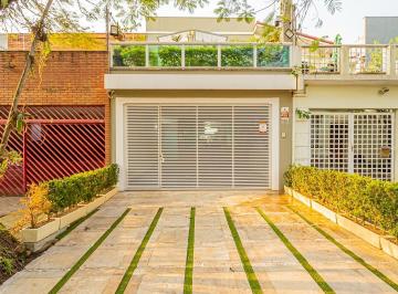 Casa · 231m² · 5 Quartos · Sobrado para venda com 5 quartos, sendo 1 suíte, 231m²
