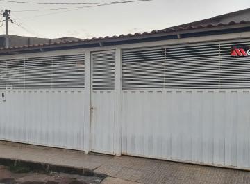 Casa de 3 quartos, Samambaia · QR 215 SAMAMBAIA - 3 Quartos - Na laje - SEMI MOBILIADA - ACEITA FINANCIAMENTO