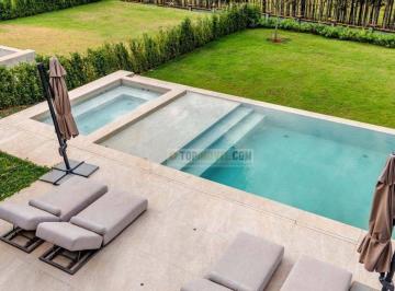2fabeca7db67d2fb6affb3f88b290848b95e9761 · Casa com 4 Suites à Venda no Condominio Fazenda da Grama - Itupeva/SP