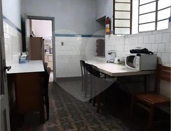 Casa de 8 quartos, São Paulo · Sobrado Residencial/Comercial a venda na LIBERDADE!