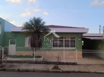 Casa · 213m² · 3 Quartos · 2 Vagas · Alugue Casa com 3 Dormitórios no Centro, Próxima à Santa Casa