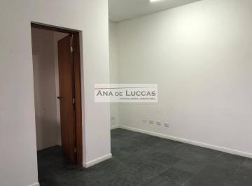Comercial · 35m² · Sala 35m2, banheiro, bem localizada, segura, Cidade Dutra