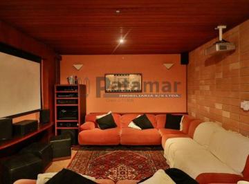 Casa · 629m² · 7 Quartos · 8 Vagas · Casa em condomínio fechado com 7 quartos com 7 Suite 2 edícula hóspedes), gourmet, piscina, adega.