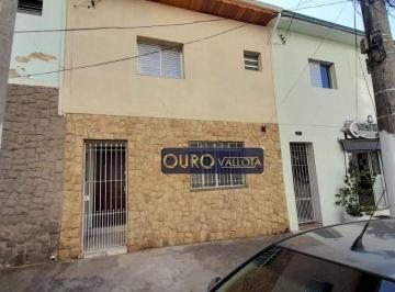 2947254de0c6cf42e034fd5a09ed8a7f9054fb45 · Sobrado / Locação