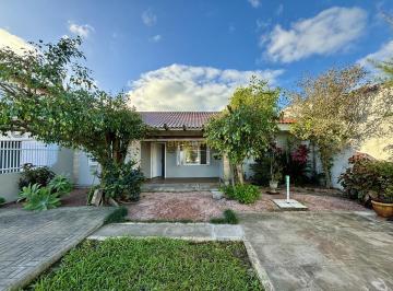 37501390_g.jpg ·
Casa Semi Mobiliada à venda em Xangri-Lá, Centro, forro em laje!