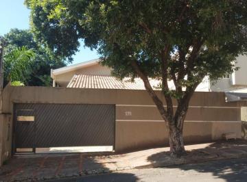 FACHADA SINGELA · Oportunidade! Casa Ampla e Bem Localizada
