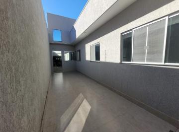 Casa · 175m² · 3 Quartos · 3 Vagas · Casa Moderna com Suíte e Closet – Quadra 1 de Sobradinho